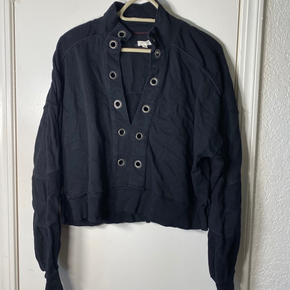 Pilcro The Kamrie Pierced
Popover Top Grommet Grunge crop